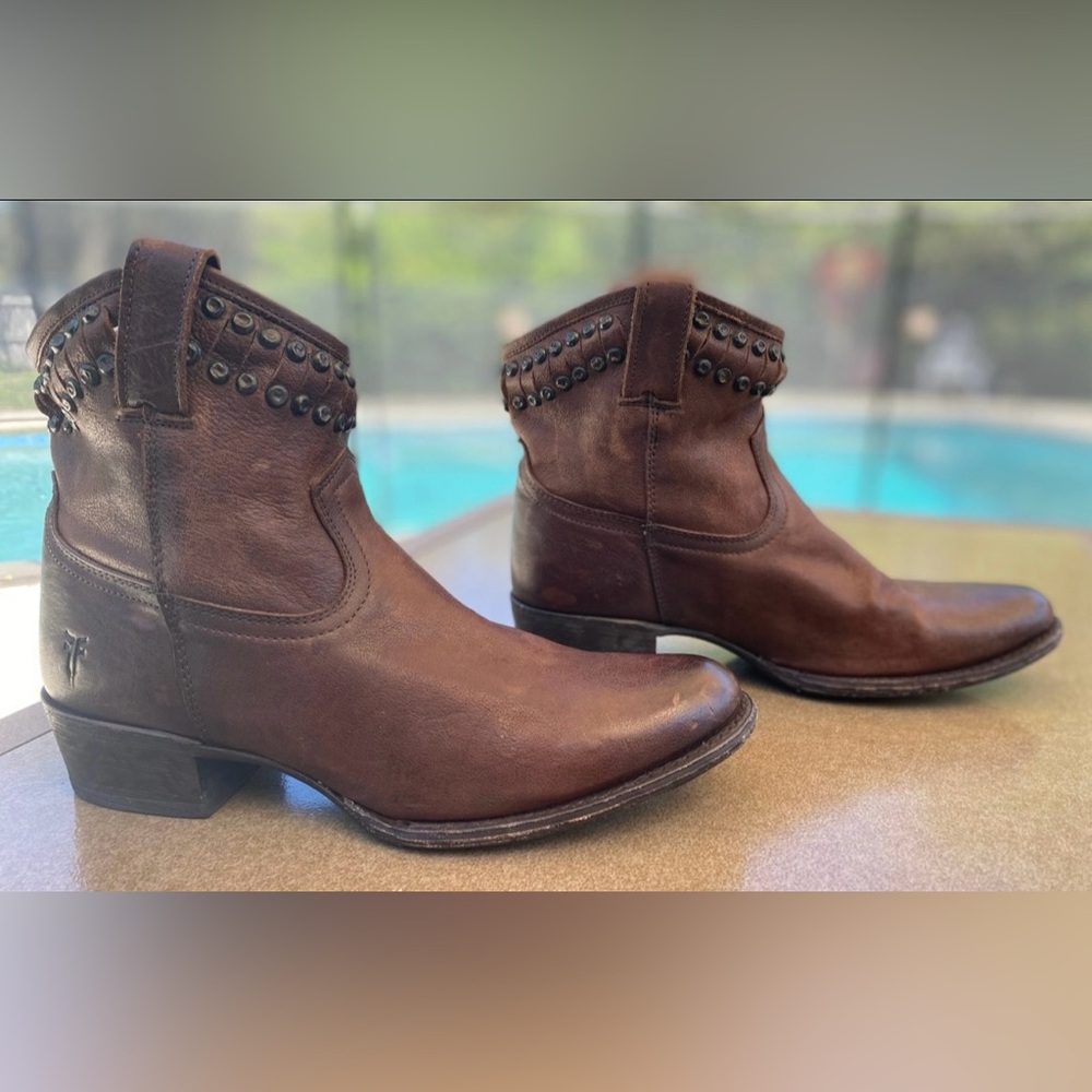 Frye “Diana” Brown Leather Ankle Boots with Studded Detail size 9.5